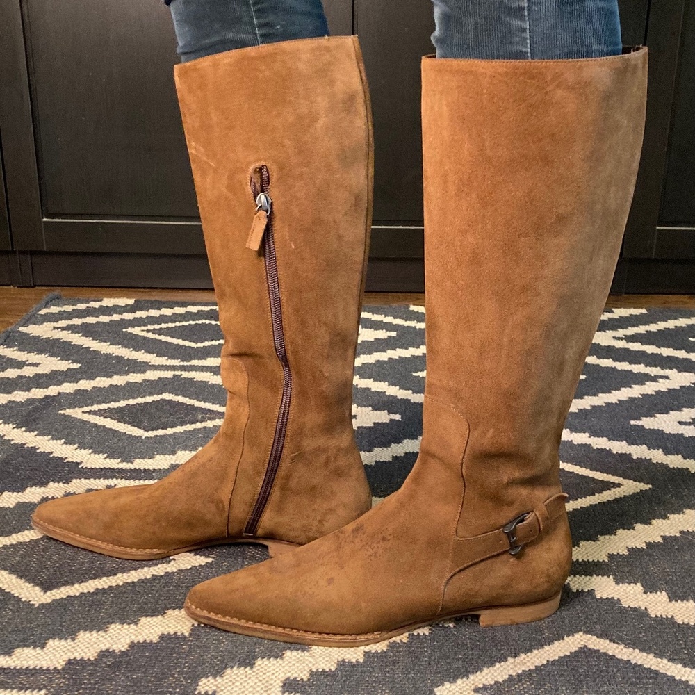 Gorgeous Gucci suede boots